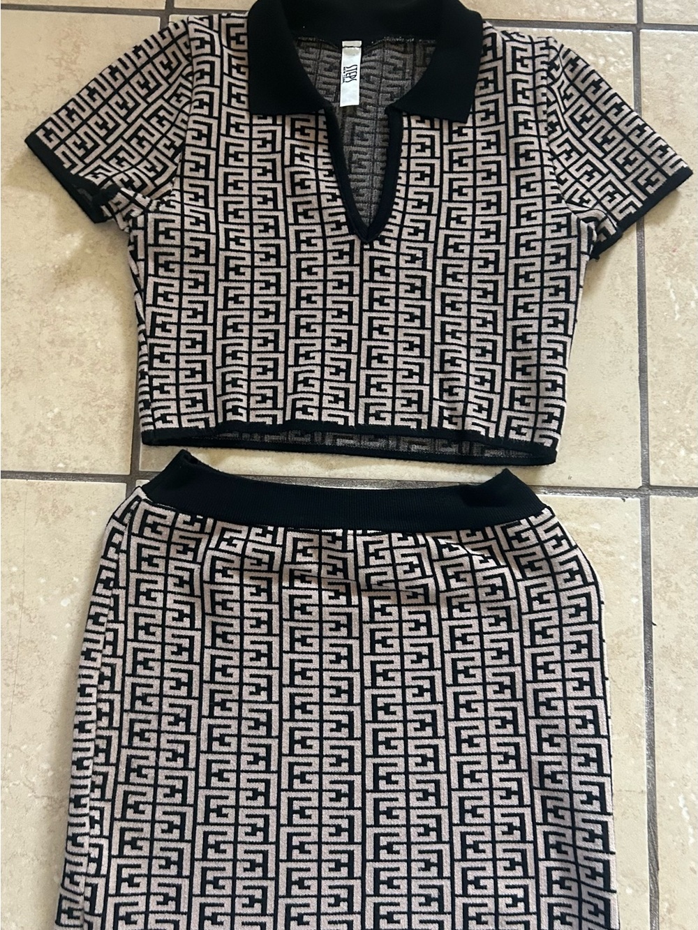 Geometric Knit Two-Piece Skirt Set - Black & Beige